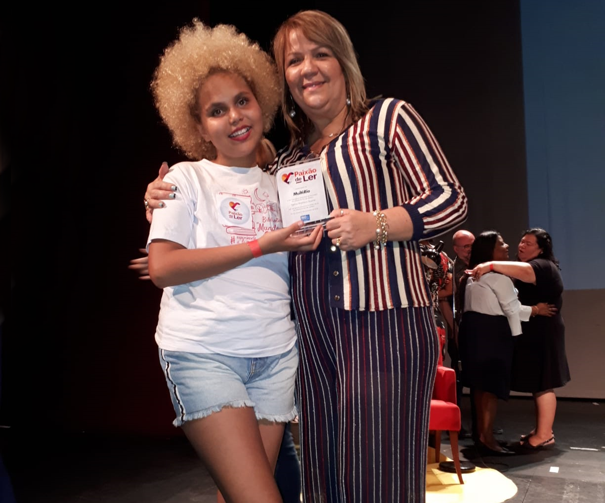 Programa literário da SME inspira aluna a inaugurar biblioteca em comunidade de Copacabana