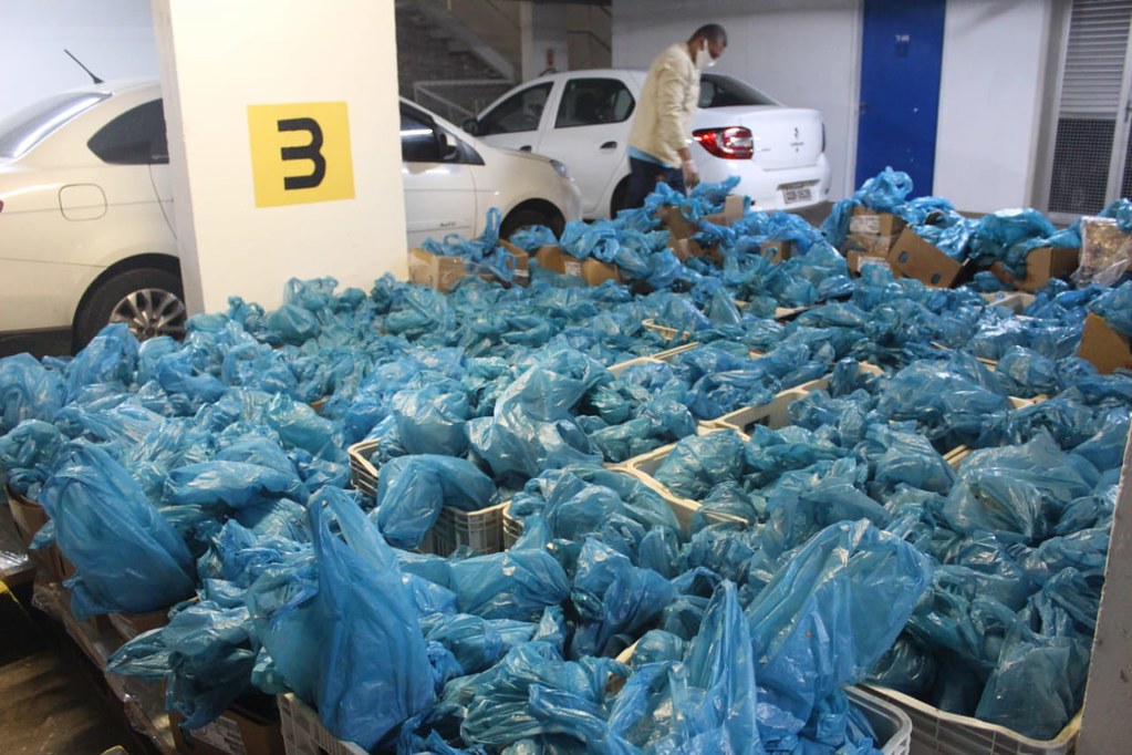 Doações ajudam moradores das 25 áreas da comunidade. Foto: Divulgação / Prefeitura do Rio