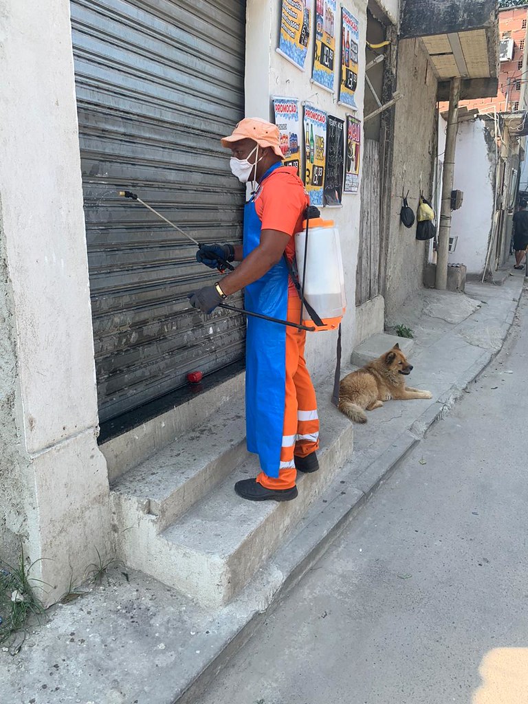 Comlurb já realizou trabalho de lavagem com água de reuso e detergente neutro e hipoclorito em todas as 633 comunidades da cidade